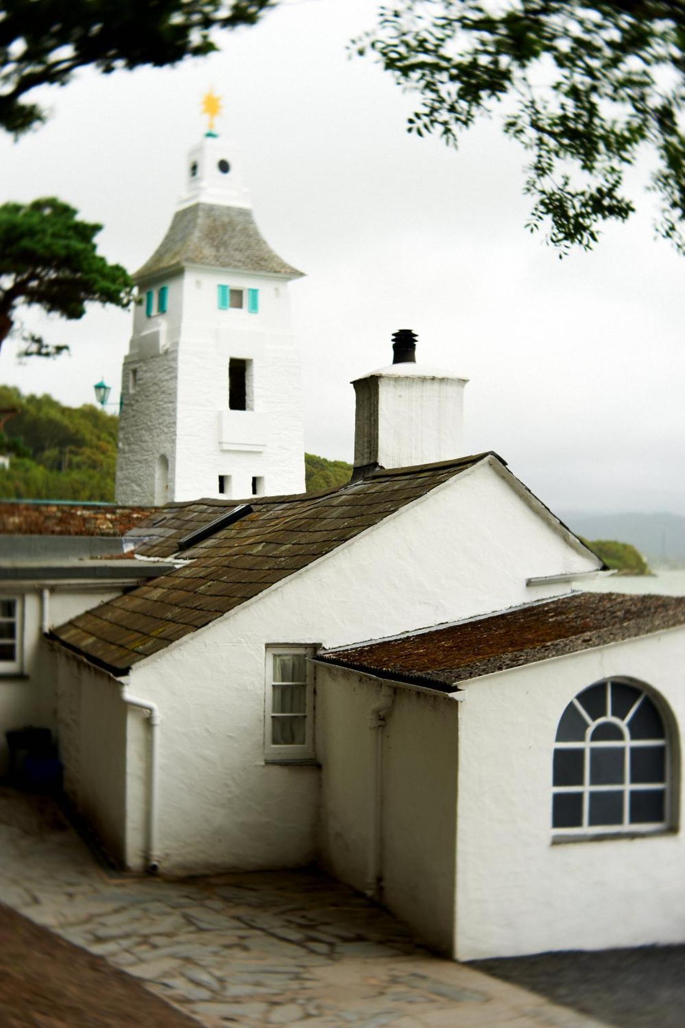 Portmeirion Village & Castell Deudraeth Porthmadog Exterior photo