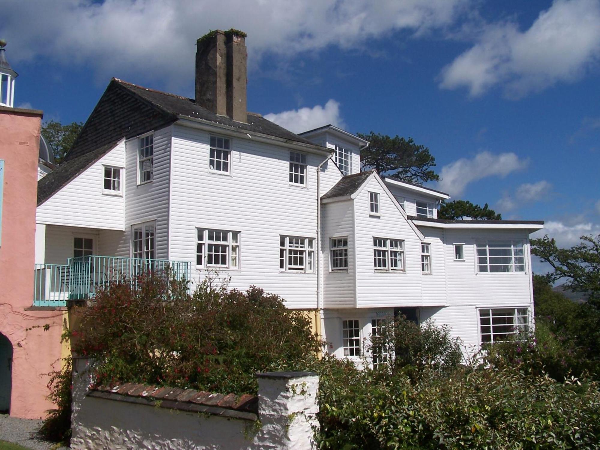Portmeirion Village & Castell Deudraeth Porthmadog Exterior photo