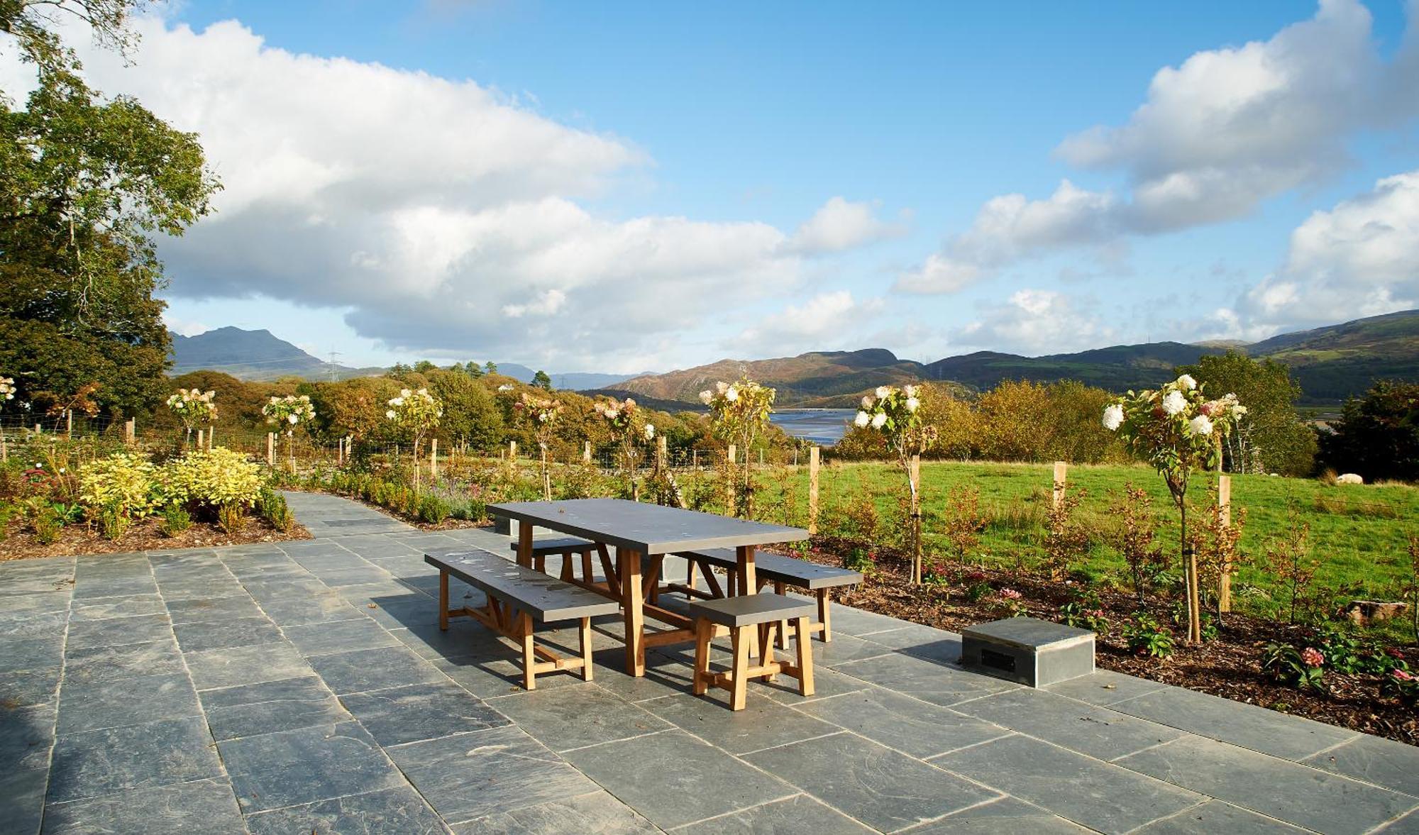 Portmeirion Village & Castell Deudraeth Porthmadog Exterior photo