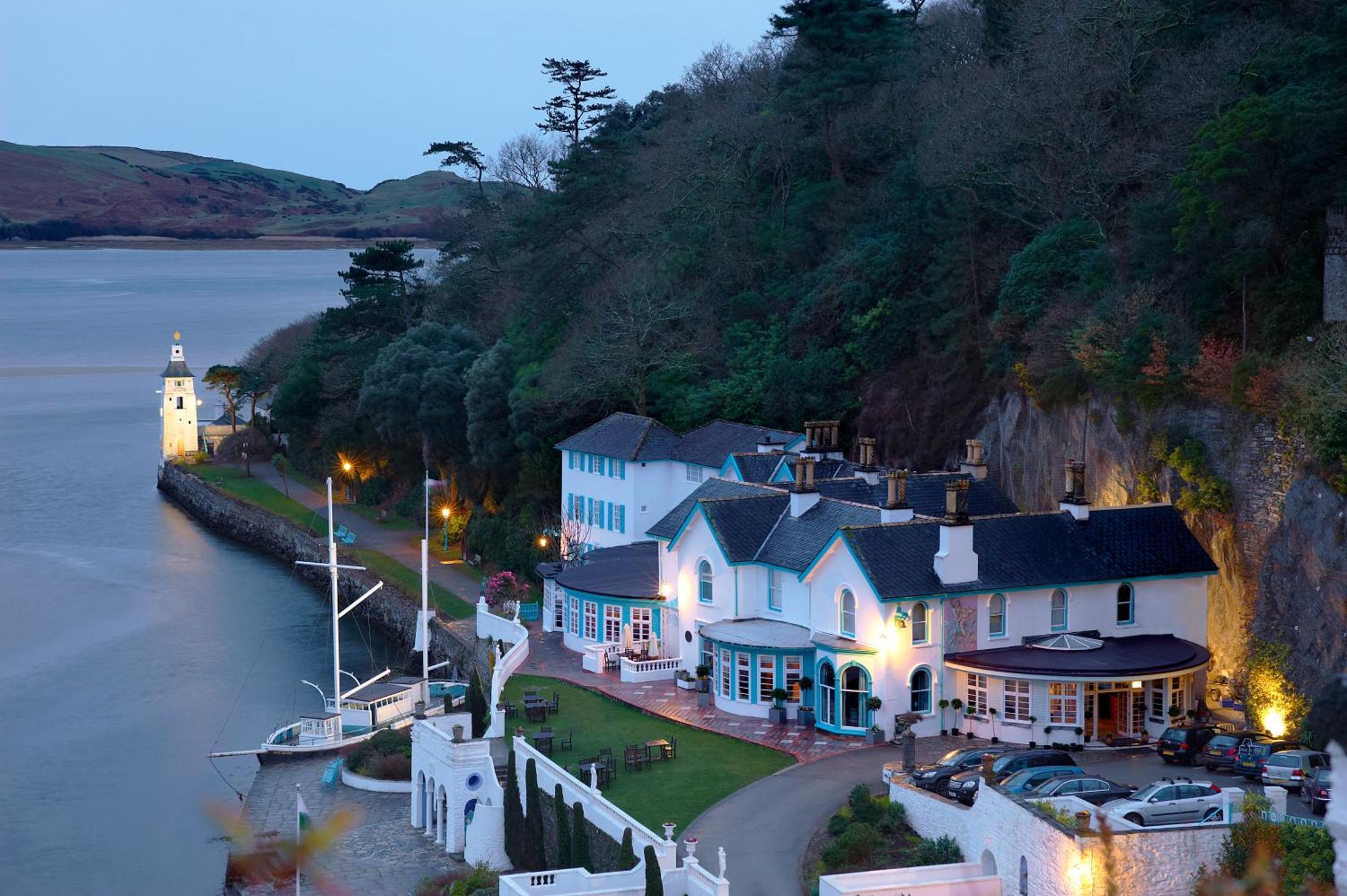 Portmeirion Village & Castell Deudraeth Porthmadog Exterior photo